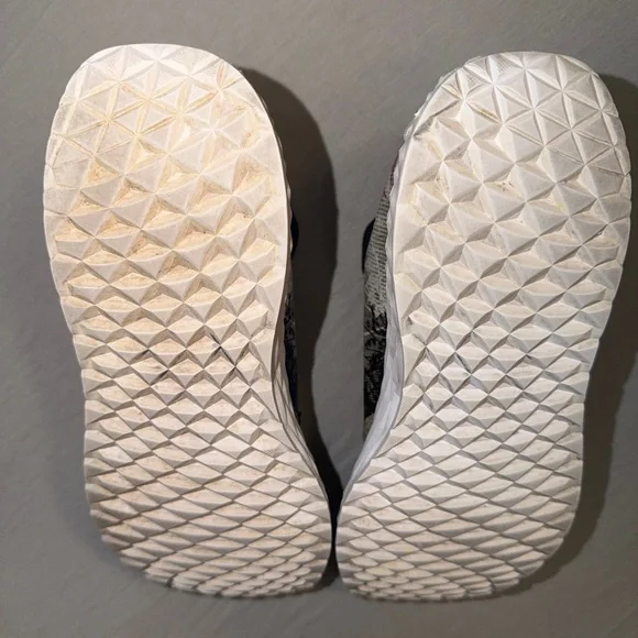 NOBULL Women's 8.5/ men's 7 translucent cactus Blossom shoes - Picture 8 of 16